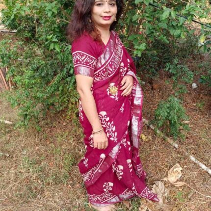 Mrs. Saloni More in our Cotton linen saree